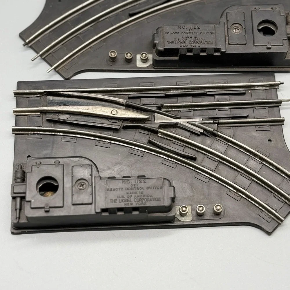 Pair of Lionel 1022(E) O/O-27 Gauge Manual Control Switches – Left & Right